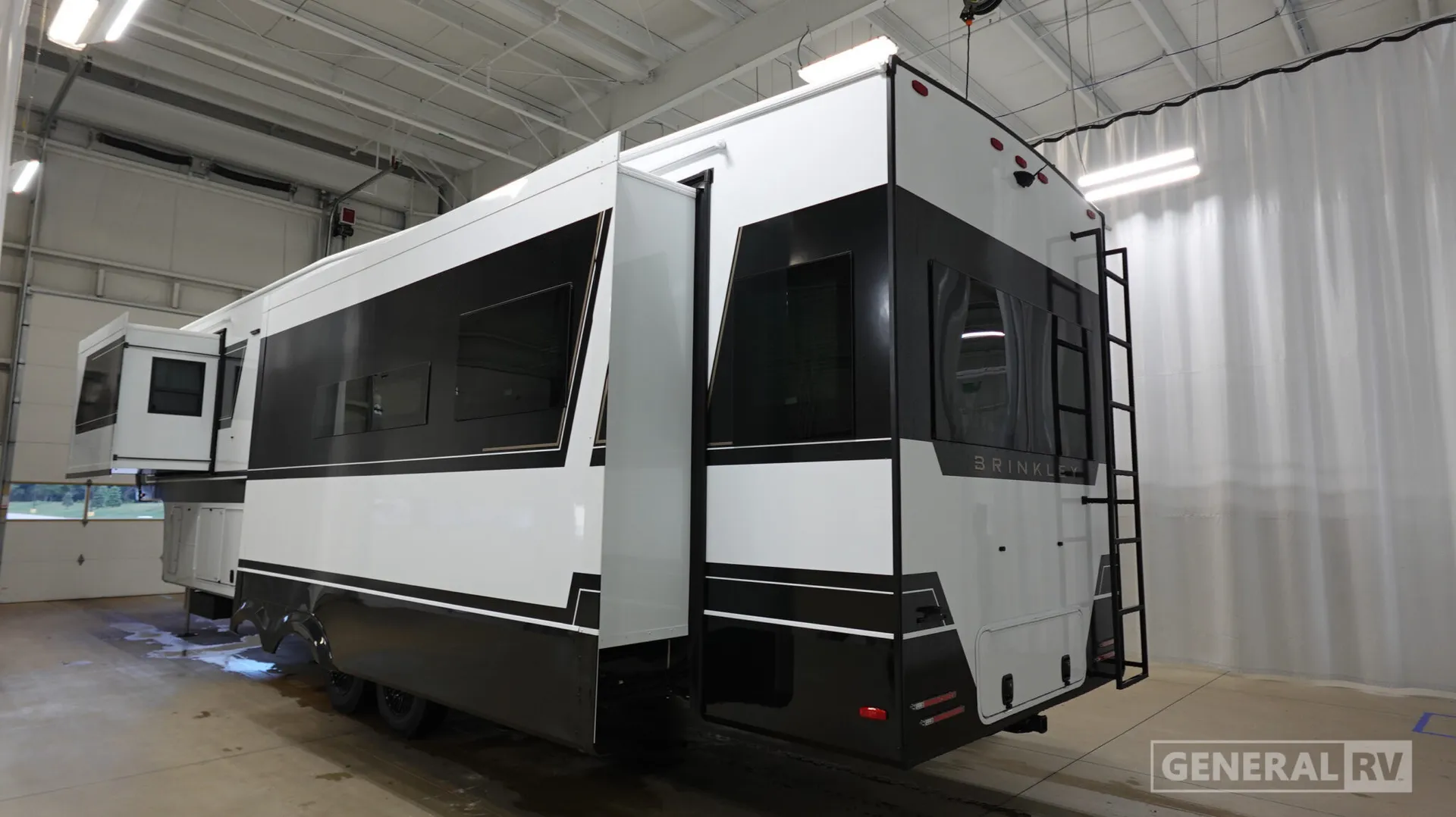 2027 Brinkley Model Z 3600 - Photo 4