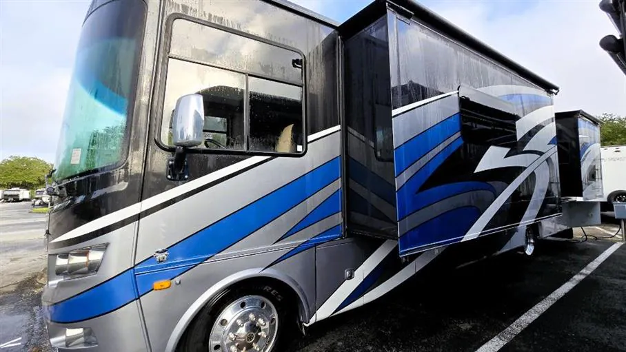 2019 Forest River Georgetown XL 378TS — Photo 6