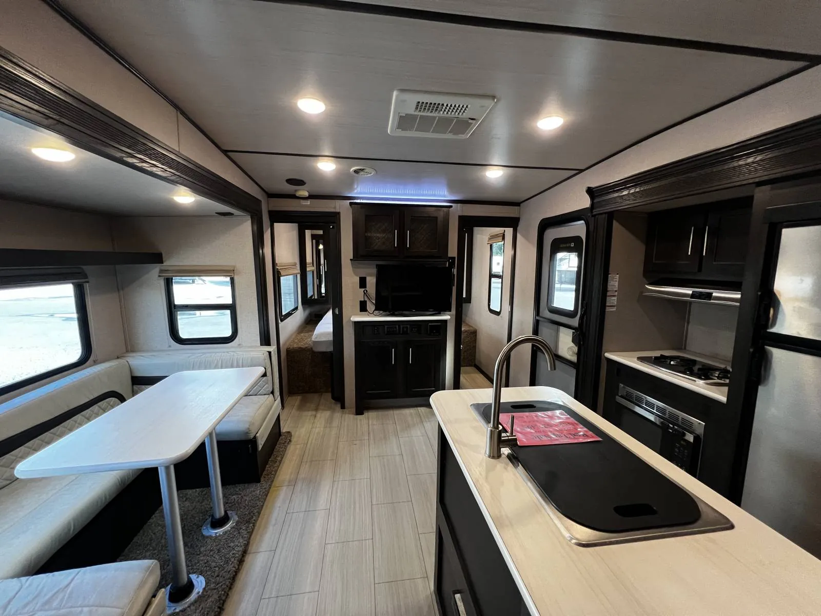 2019 Forest River XLR Hyperlite 30HDS — Photo 6