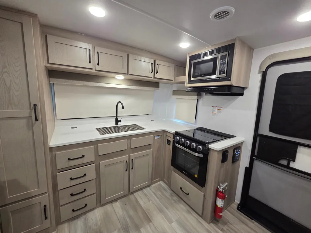 2024 Forest River Flagstaff Micro Lite 25FKS, Photos photo 5