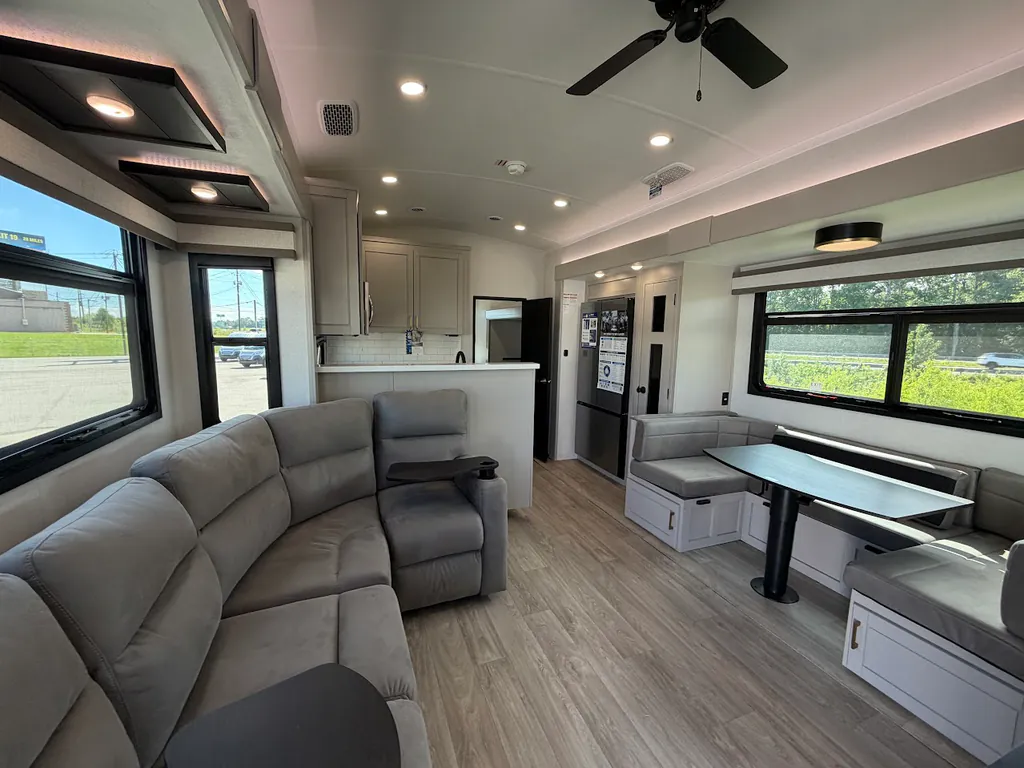 2027 Jayco North Point 391TBBH, Photos photo 10