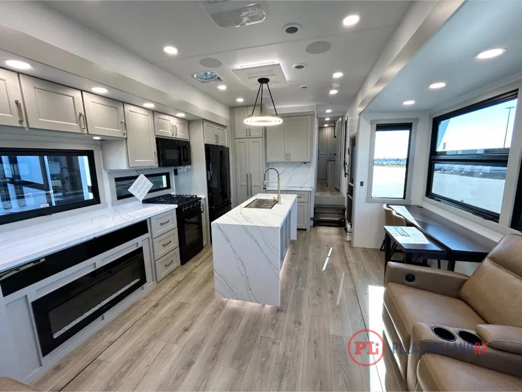 2026 Brinkley Model G 4100, Photos photo 20