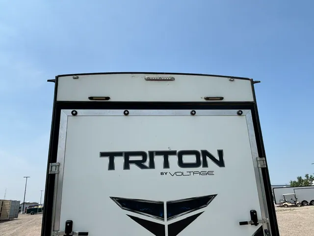 2018 Dutchmen Voltage Triton 3551, Photos photo 13