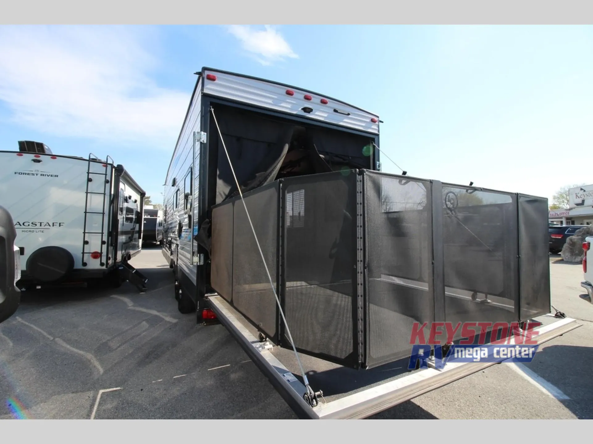2019 Forest River Vengeance Rogue 25V — Photo 6