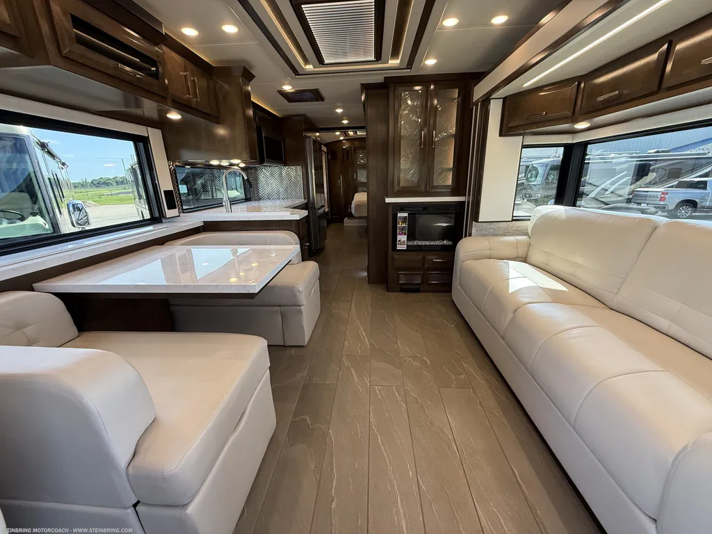 2022 Newmar New Aire 3543, Photos photo 2