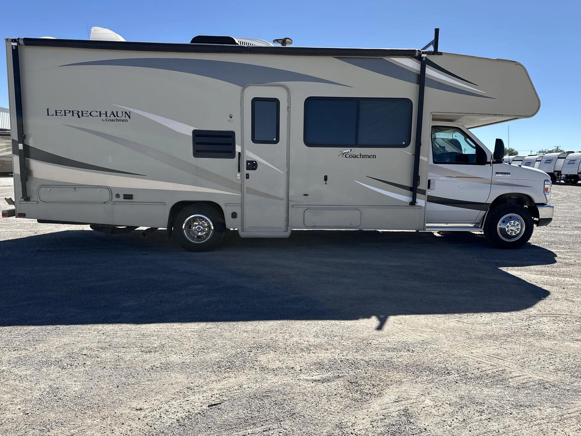 2018 Coachmen Leprechaun 260RS — campside