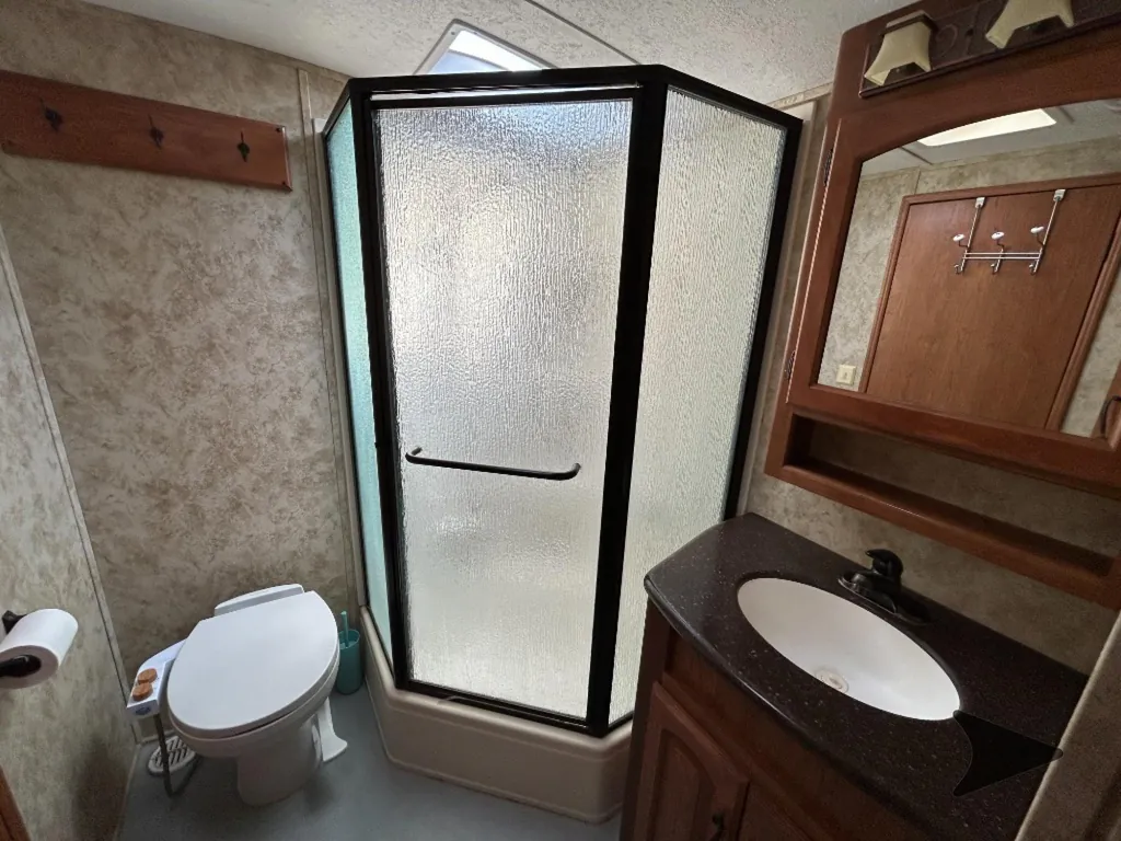 2012 Keystone Montana 3100RL, Photos photo 16