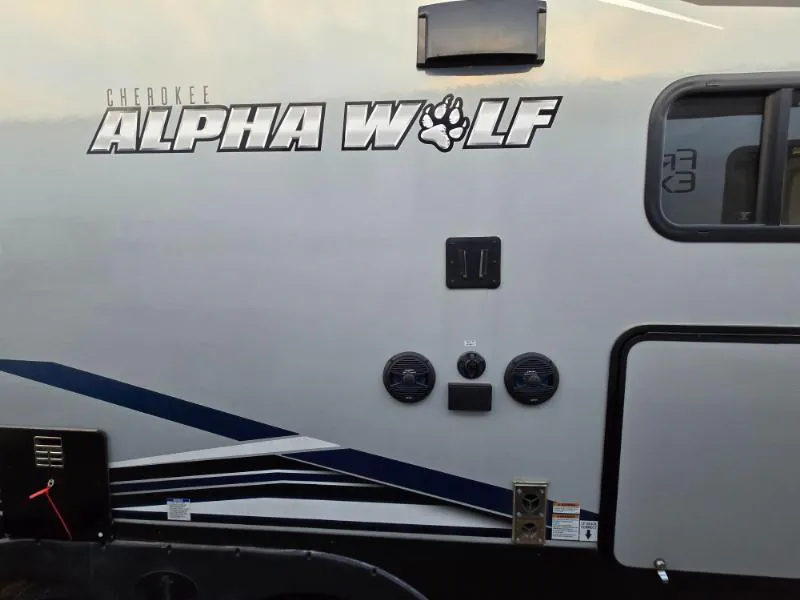 2022 Forest River Cherokee Alpha Wolf 30RDB-L, Photos photo 44