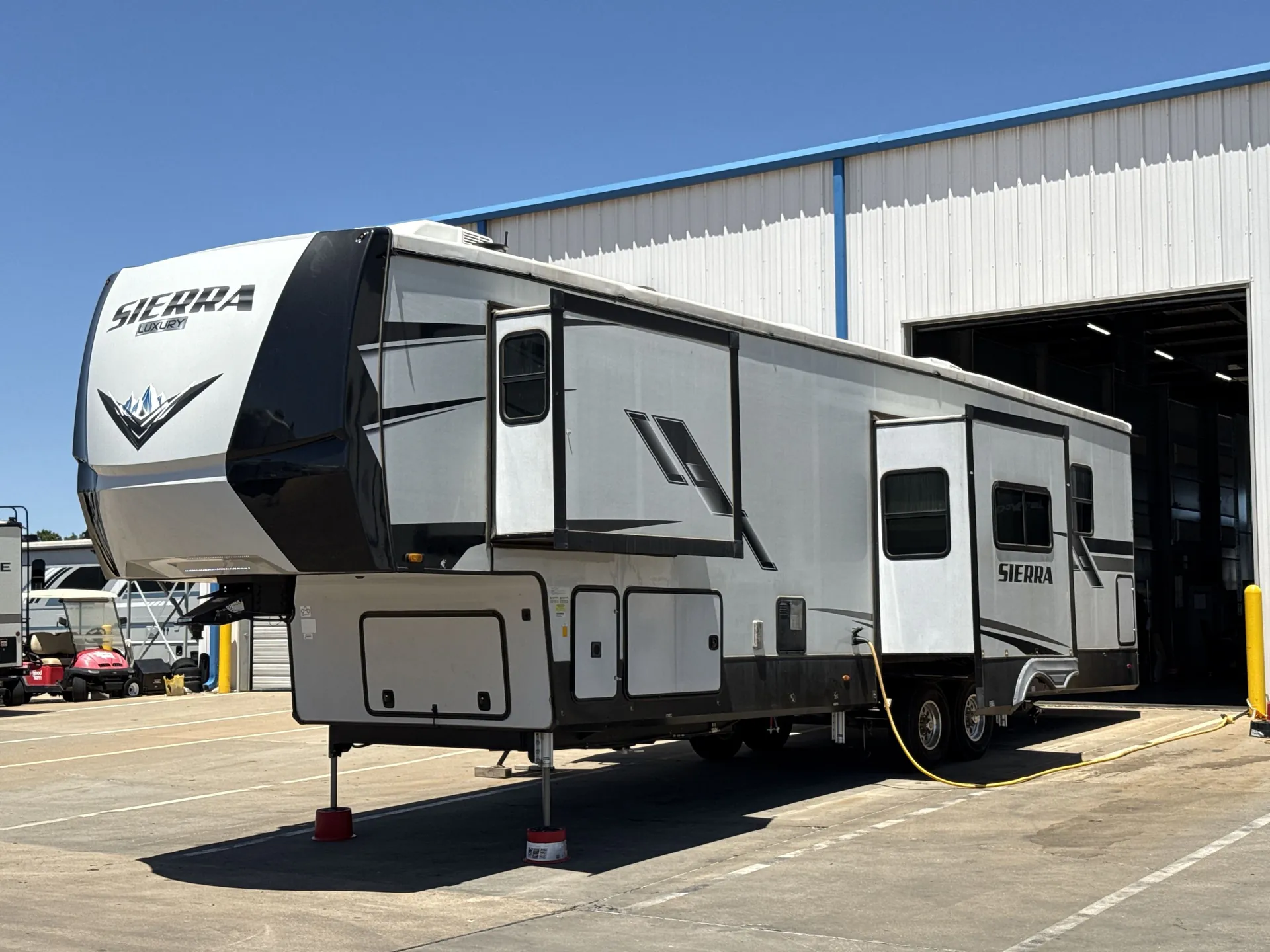 2022 Forest River Sierra Luxury 39BARK — campside