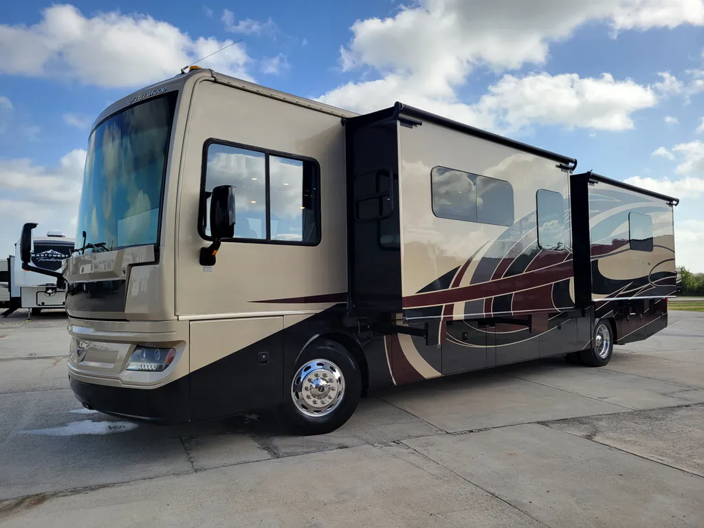 2018 Fleetwood Pace Arrow LXE 38F, Photos photo 3