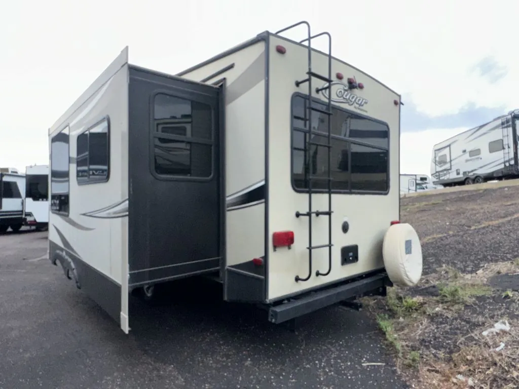 2017 Keystone Cougar XLite 26RLS - Photo 4