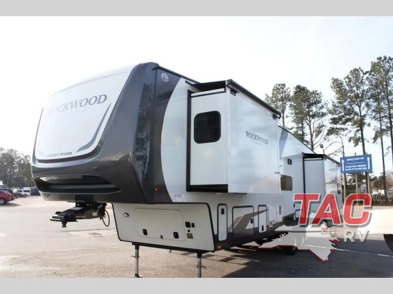 2026 Forest River Rockwood Signature 405SBH - Photo 4