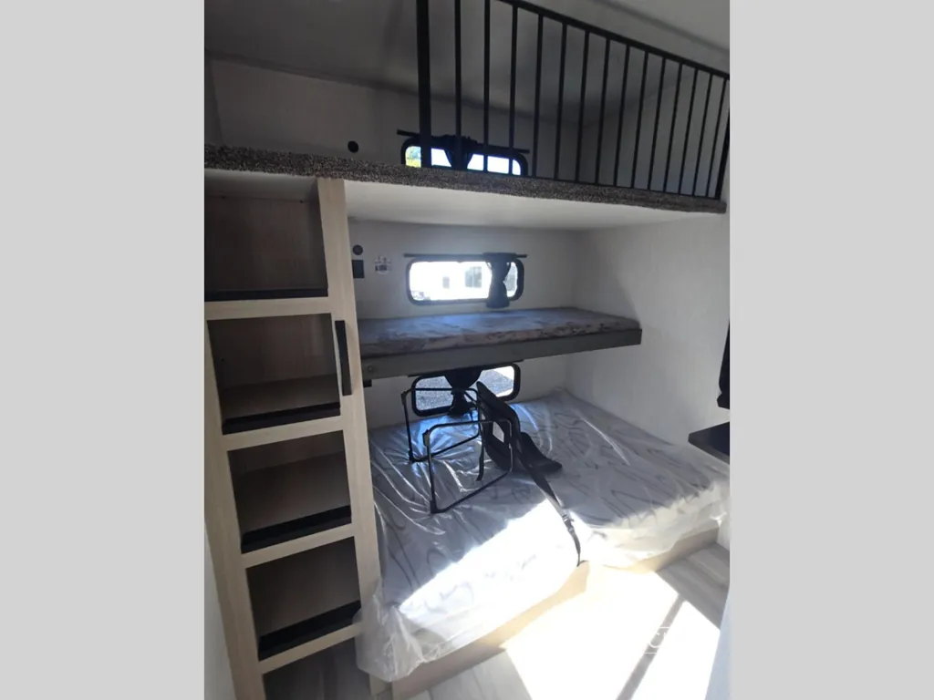 2026 Forest River Cardinal 34CRIB, Photos photo 37