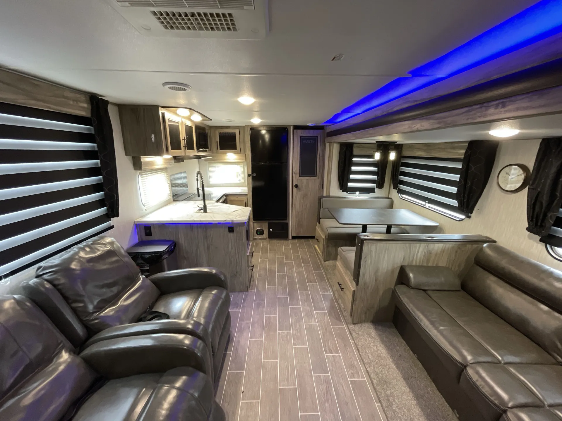 2020 Forest River Cherokee Alpha Wolf 27RK-L — living area main