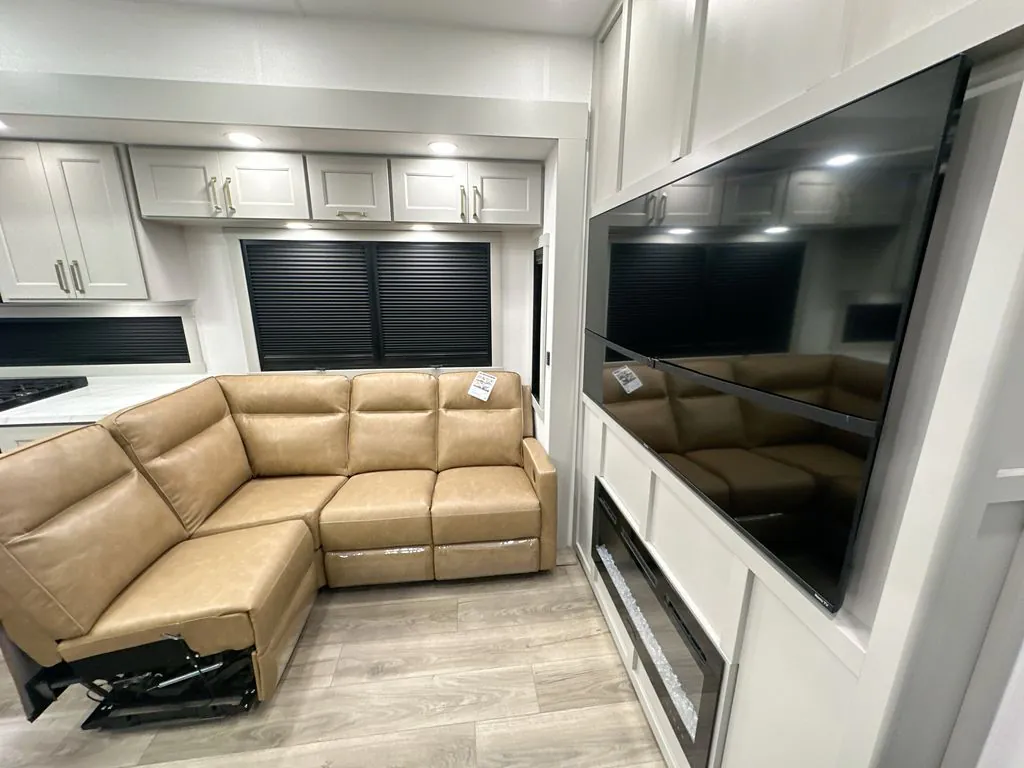 2026 Brinkley Model G 3970, Photos photo 18