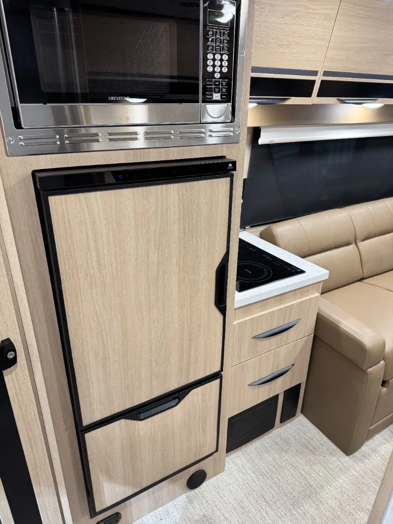 2025 Chinook RV Summit SS, Photos photo 5