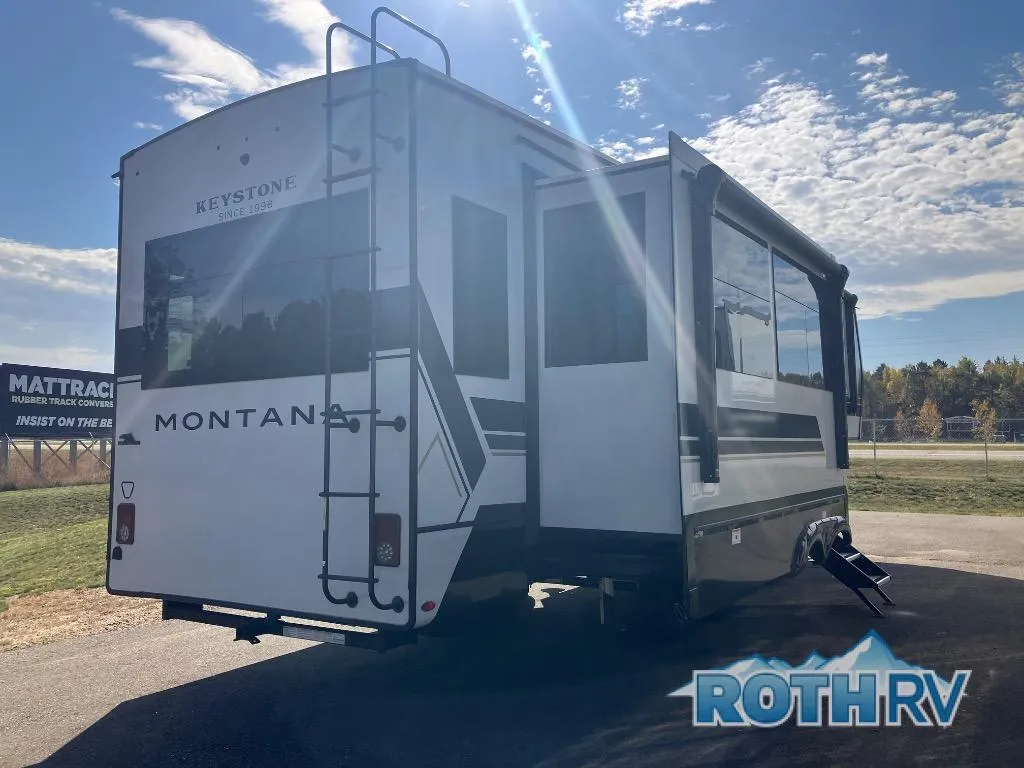 2026 Keystone Montana 3123RL - Photo 4