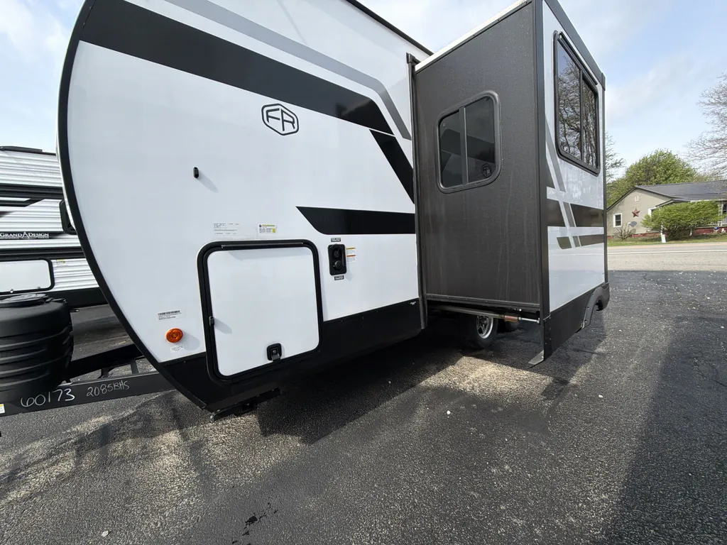 2025 Forest River Solaire 2085BHS, Photos photo 6