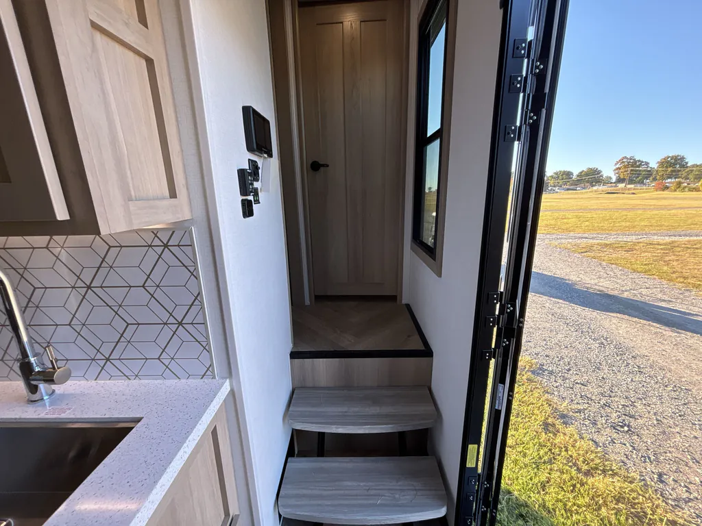 2026 Keystone Raptor 415, Photos photo 31