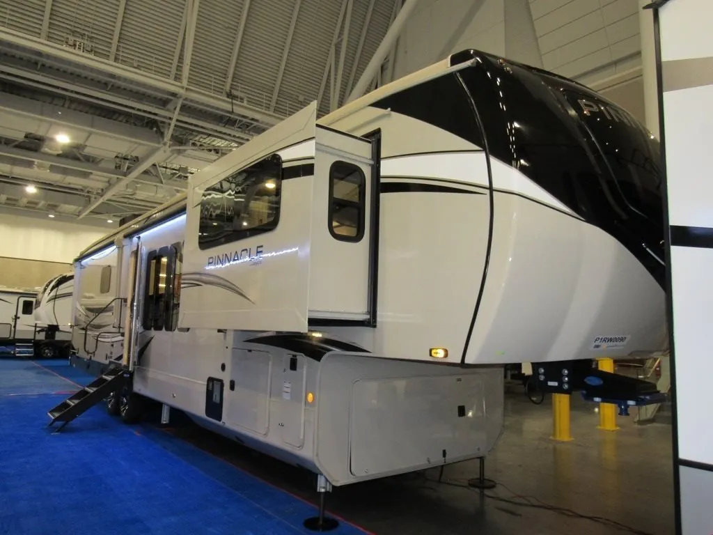 2023 Jayco Pinnacle 38FLGS - Photo 4
