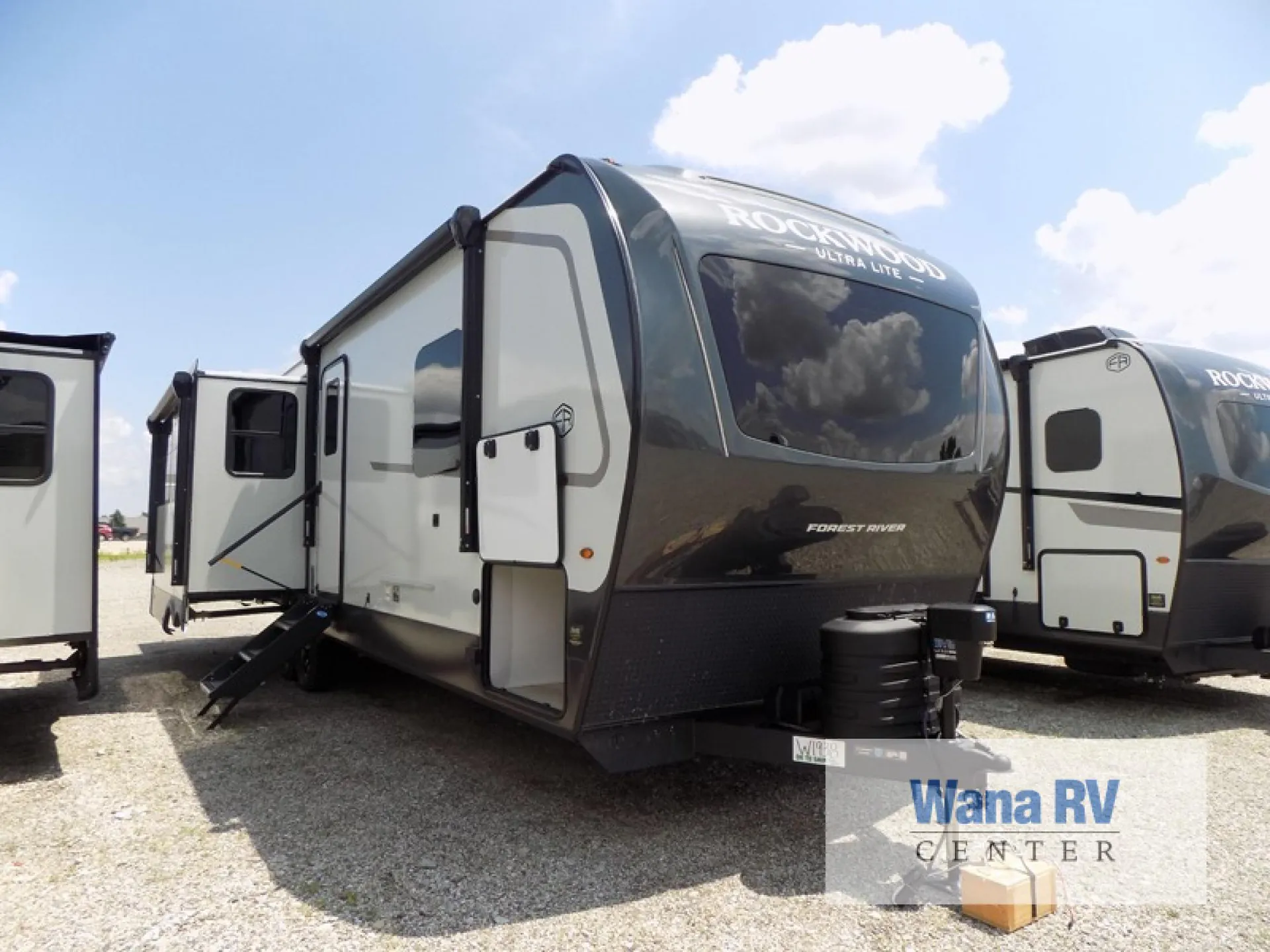 2027 Forest River Rockwood Ultra Lite 2916RL - Photo 2