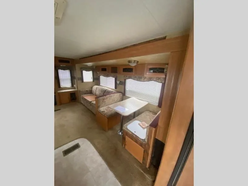 2007 Keystone RV Hornet 31RLDS - Photo 2