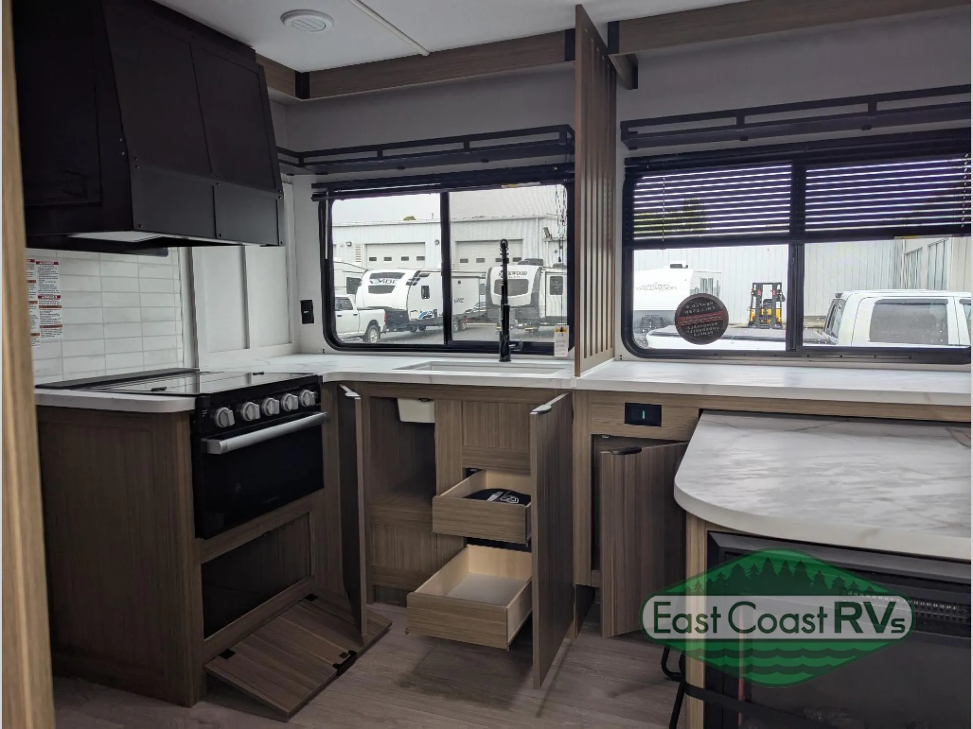 2026 Forest River Wildwood 300ICE — Photo 5