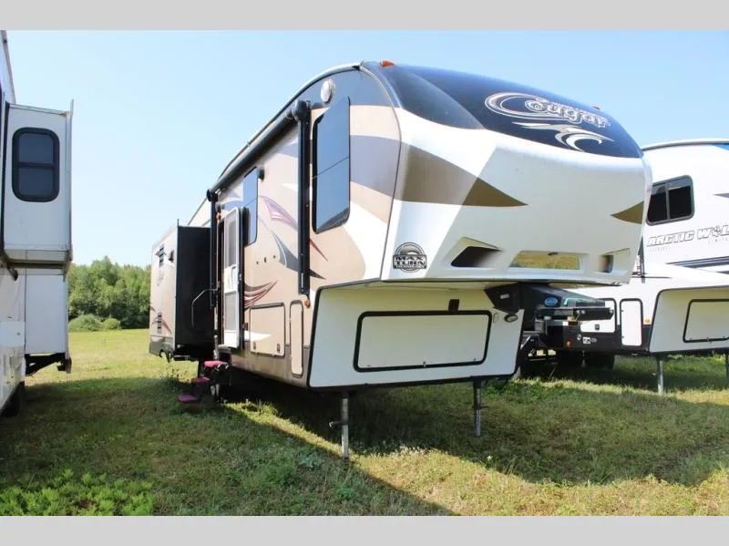 2015 Keystone Cougar 303RLS - Photo 4