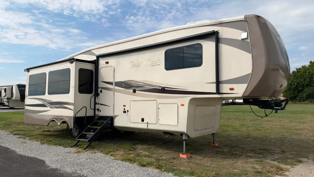 2017 Forest River Cedar Creek Hathaway Edition 34RL