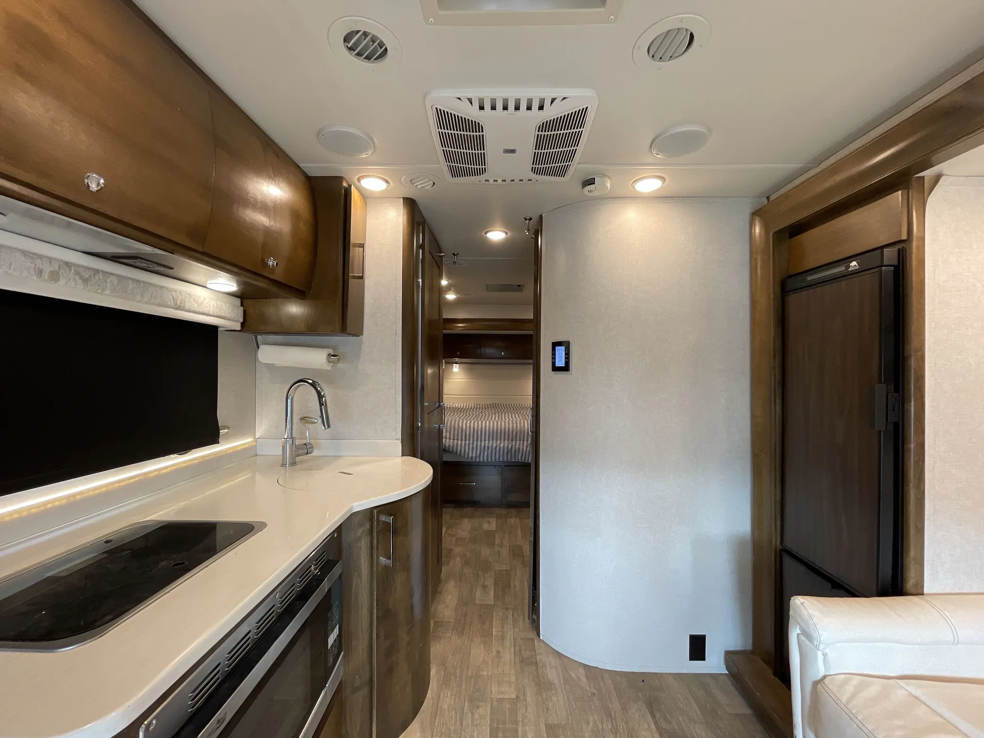 2019 Tiffin Wayfarer 24 BW dealer photo 2 from Camping World