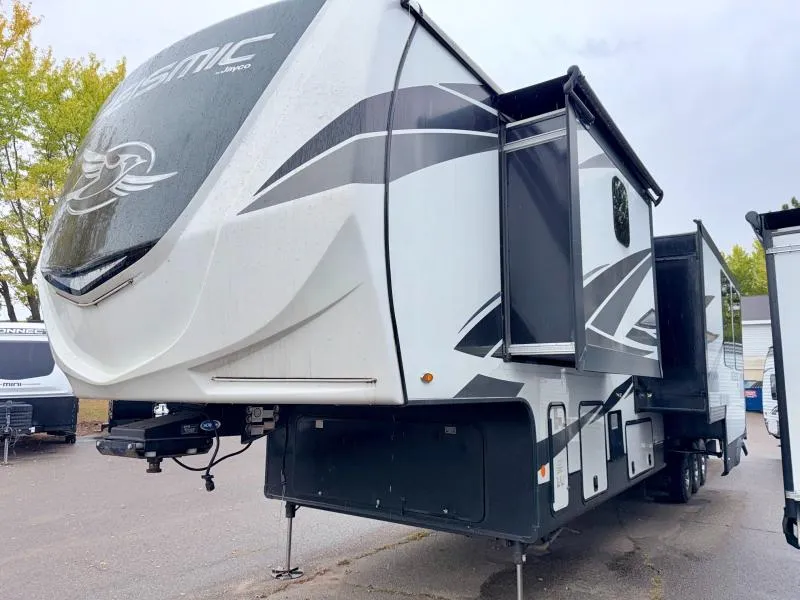2020 Jayco Seismic 4113 - Photo 3