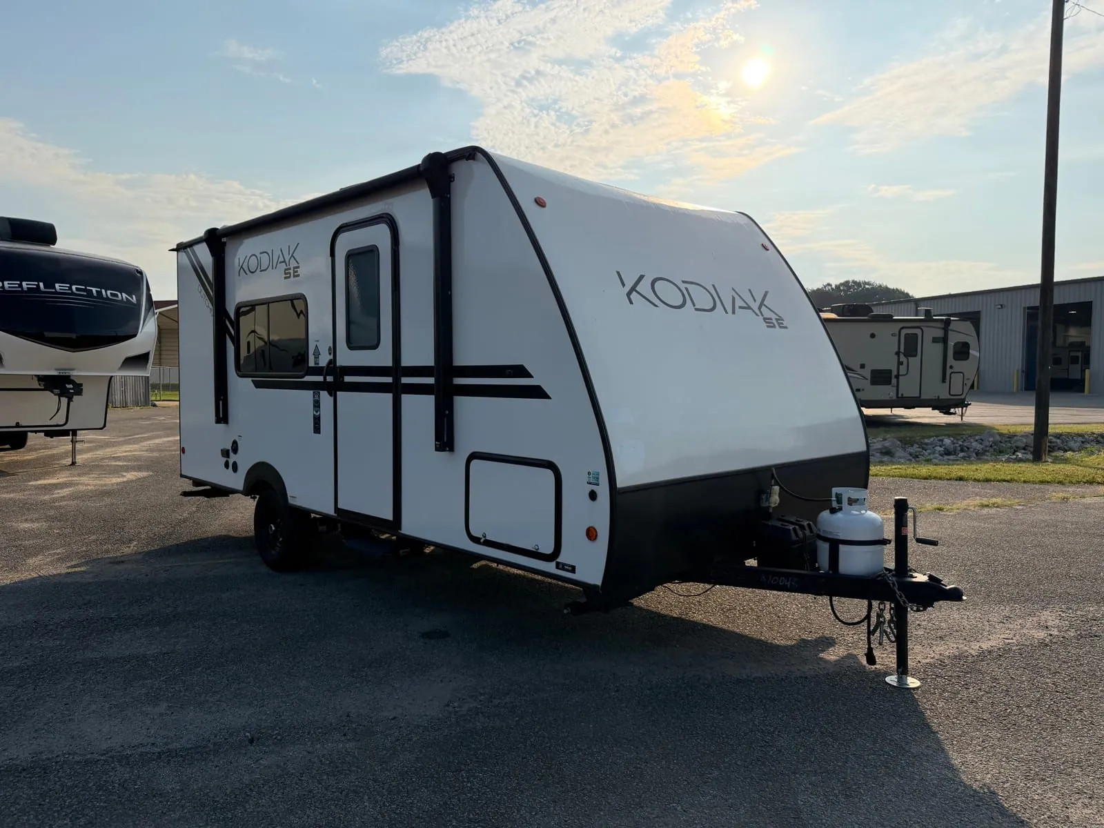 2025 Dutchmen Kodiak SE 17SRB - Photo 2