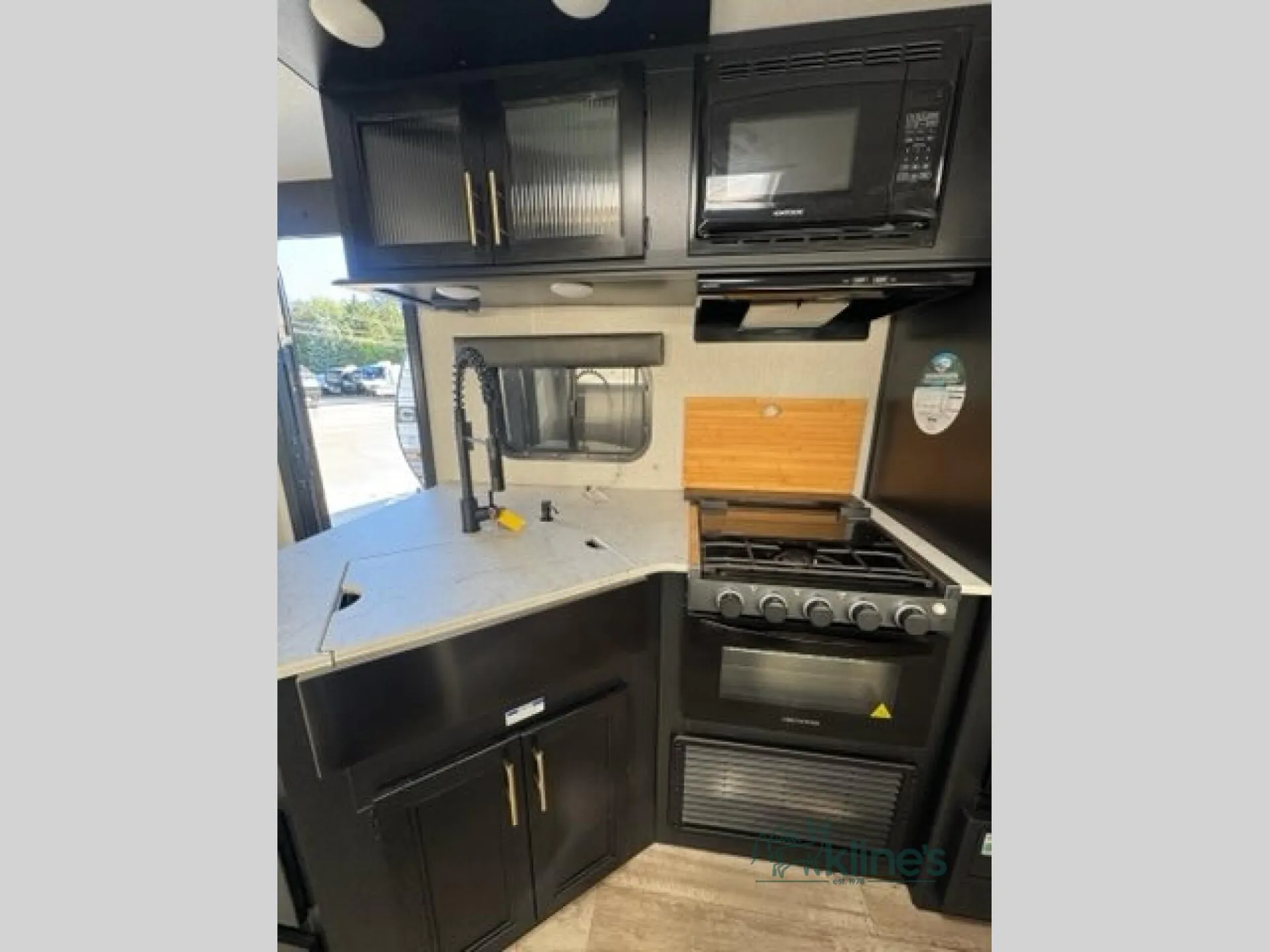 2022 Forest River Cherokee Grey Wolf 26DBH — Photo 7