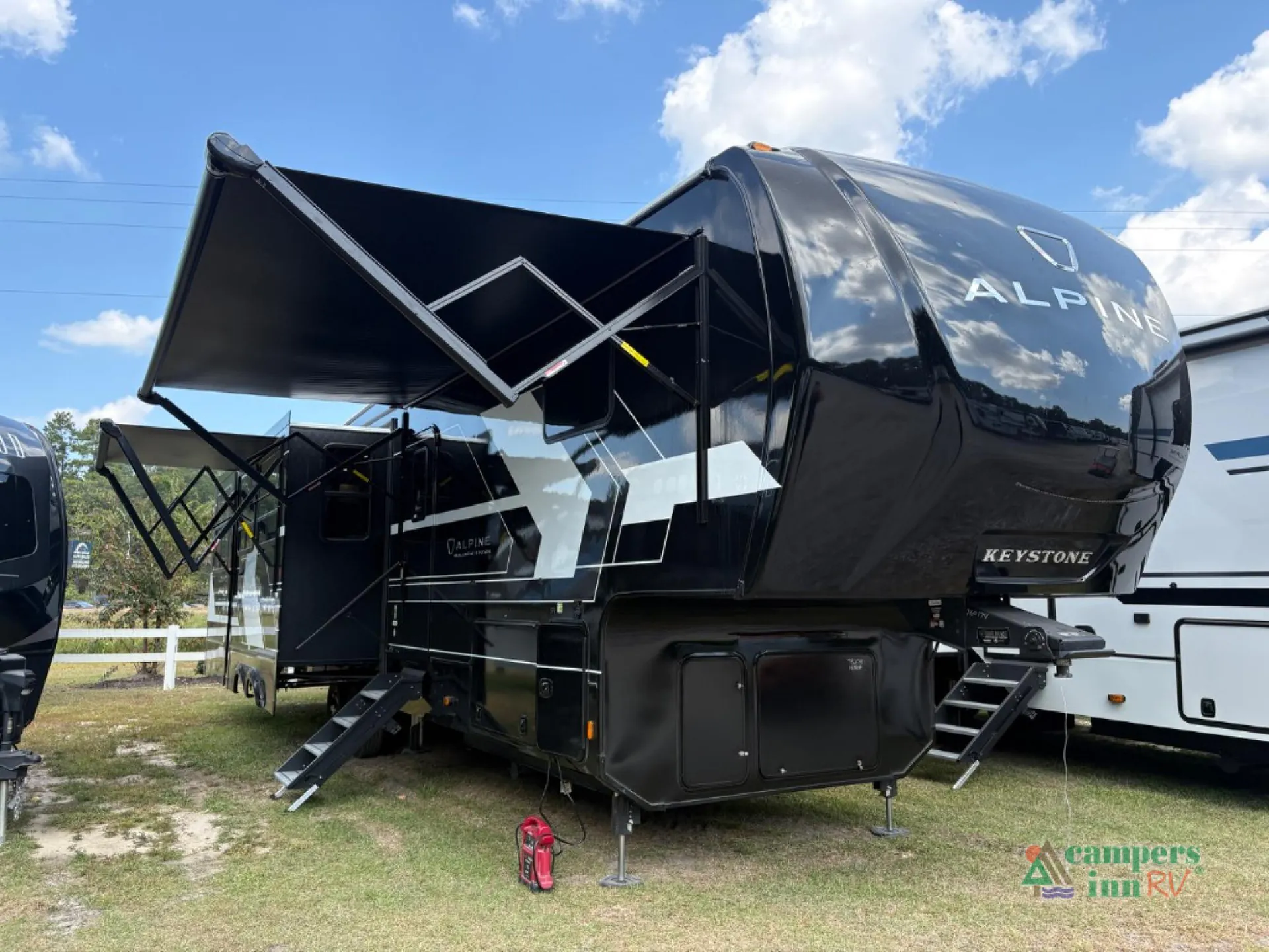 2026 Keystone Avalanche 366LS - Photo 2