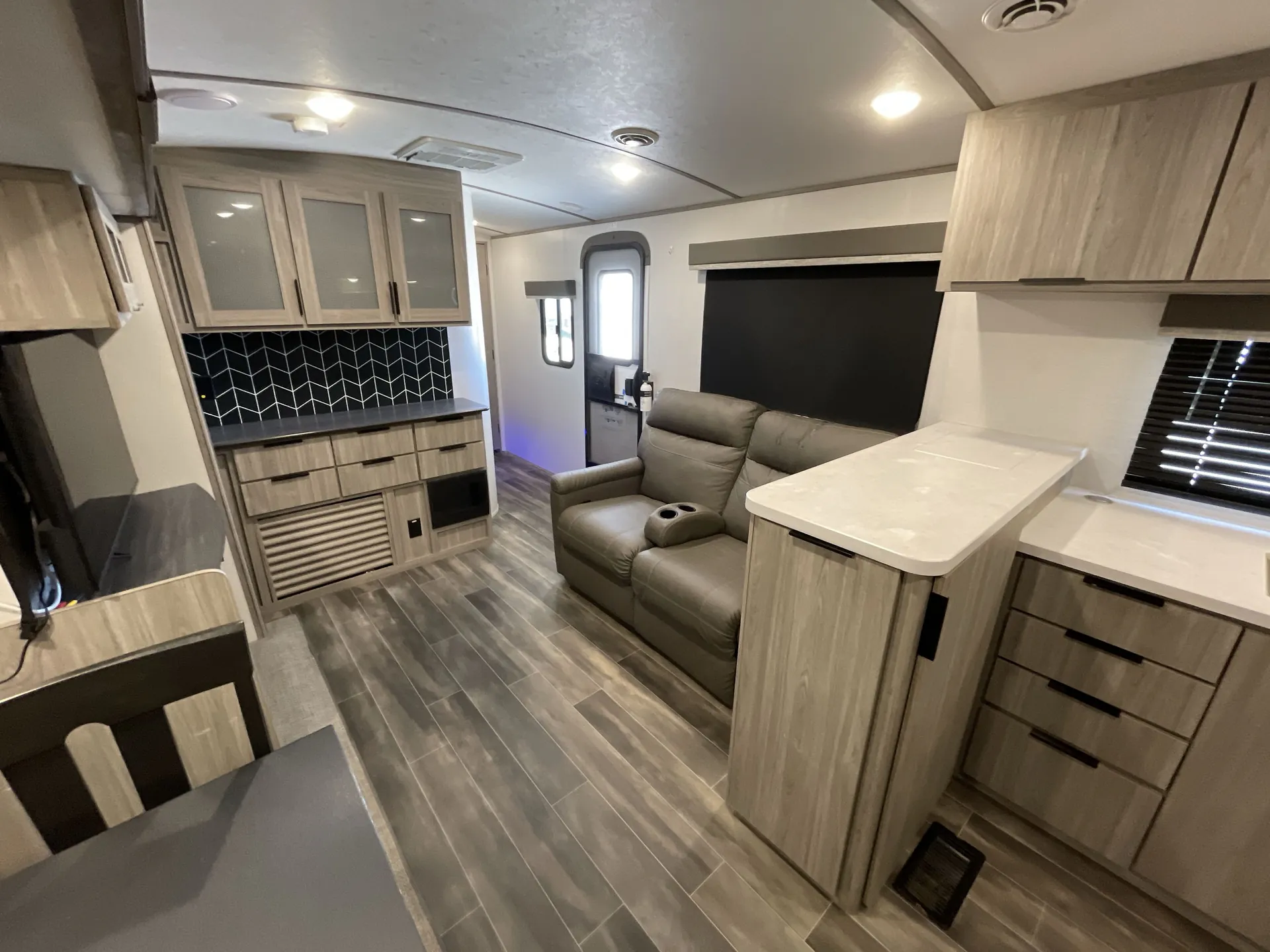 2021 Keystone Passport 2704RK — living area main