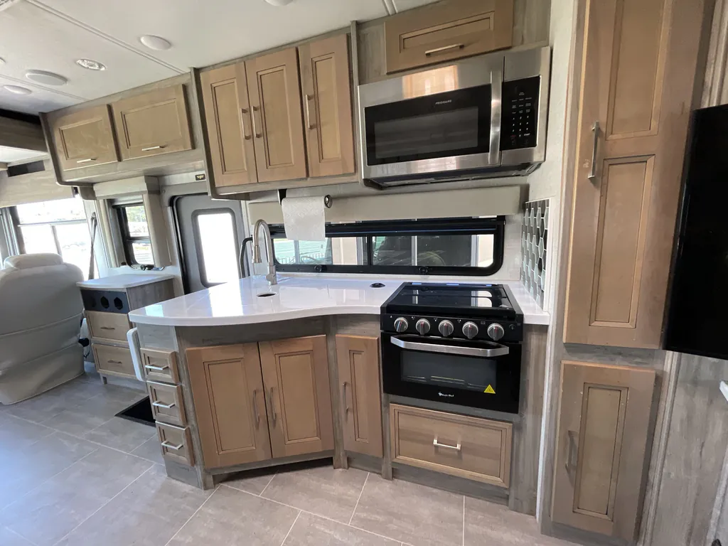 2021 Coachmen Sportscoach SRS 365RB, Photos photo 12