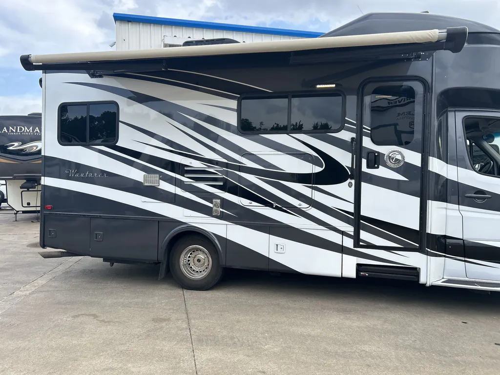 2017 Tiffin Wayfarer 24 QW, Photos photo 28