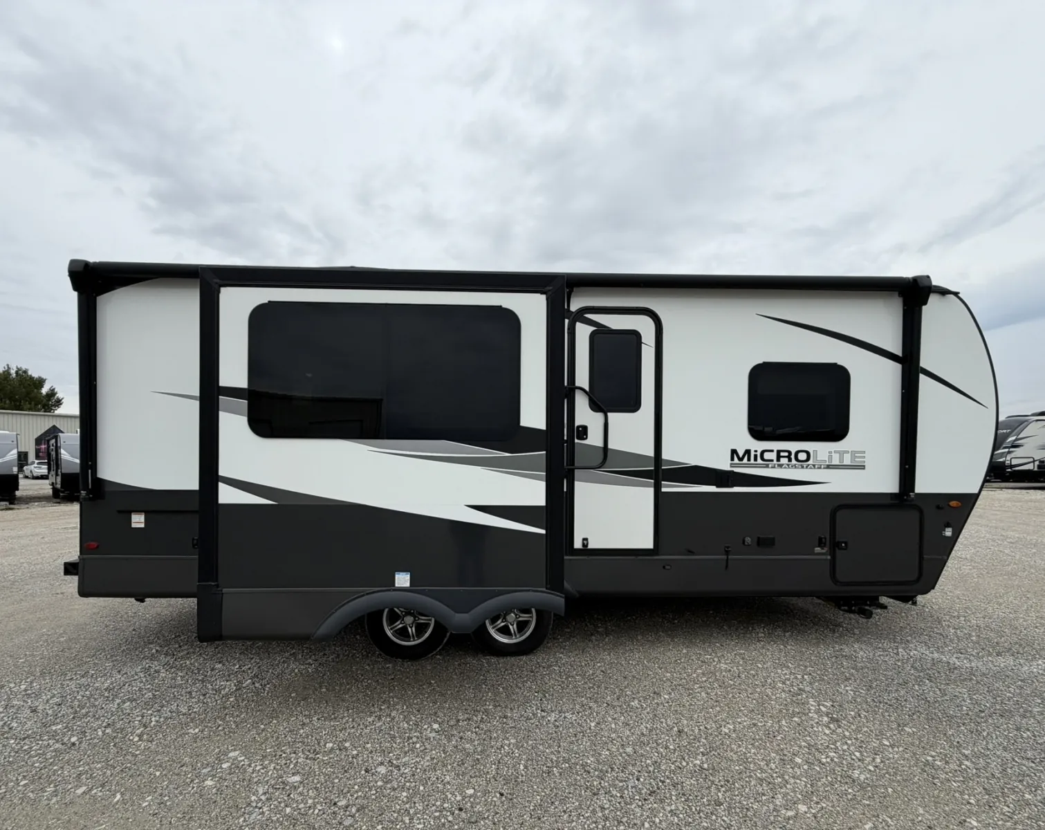2024 Forest River Flagstaff Micro Lite 25FBDS - Photo 2