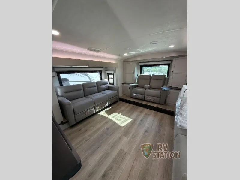 2026 Jayco North Point 382FLRB - Photo 3