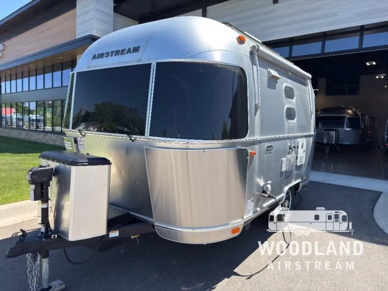 2025 Airstream Caravel 16RB - Photo 3