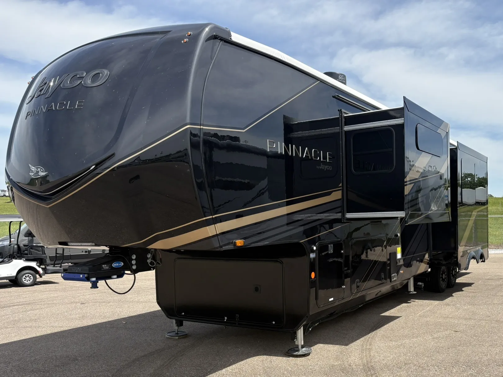 2026 Jayco Pinnacle 38FBRK - Photo 3