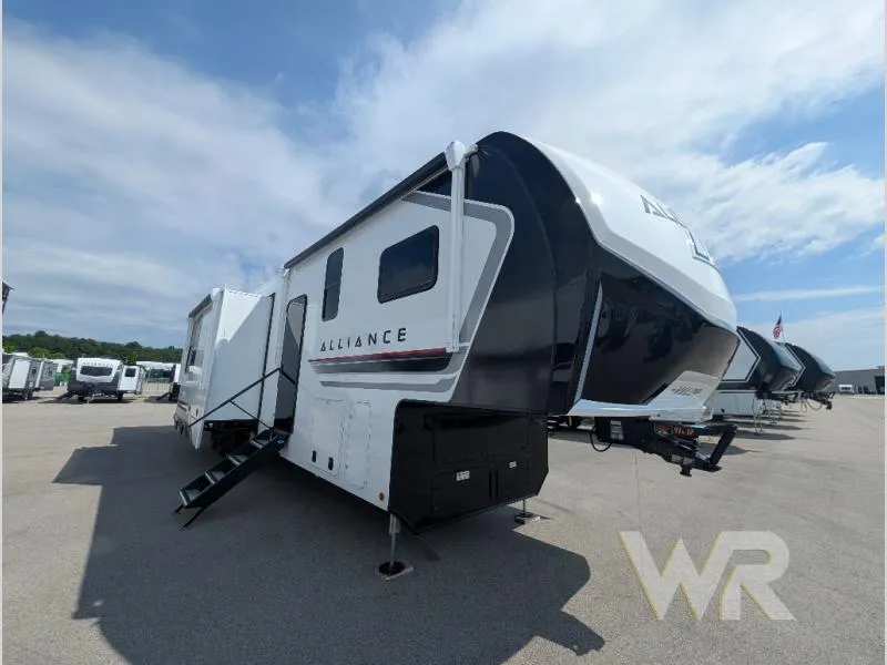 2027 Alliance RV Valor 41V13 - Photo 2
