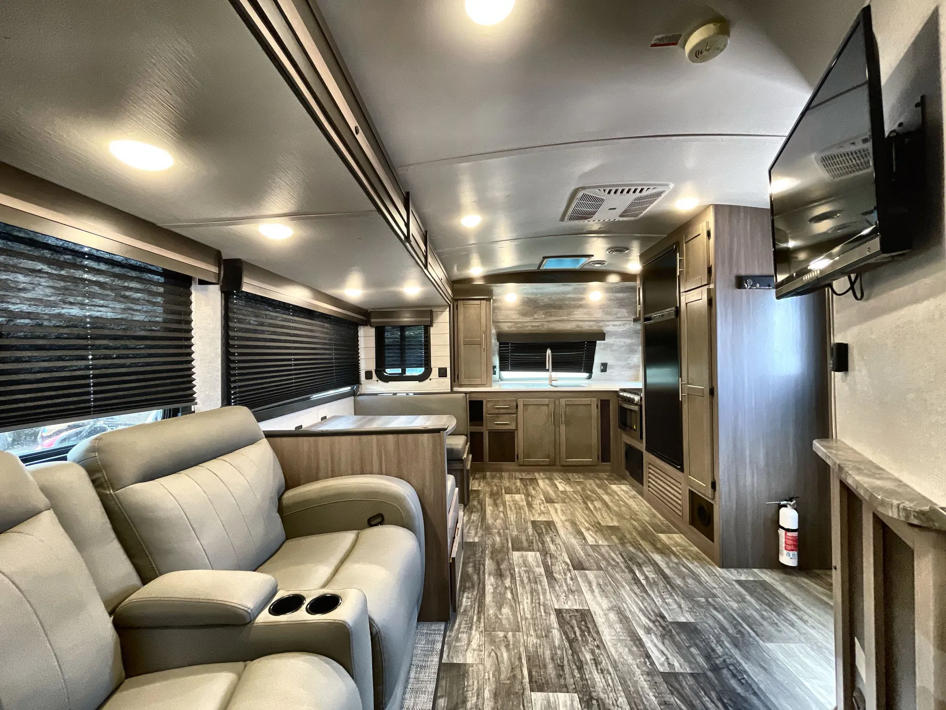 2022 CrossRoads Sunset Trail Super Lite 269FK — living area main