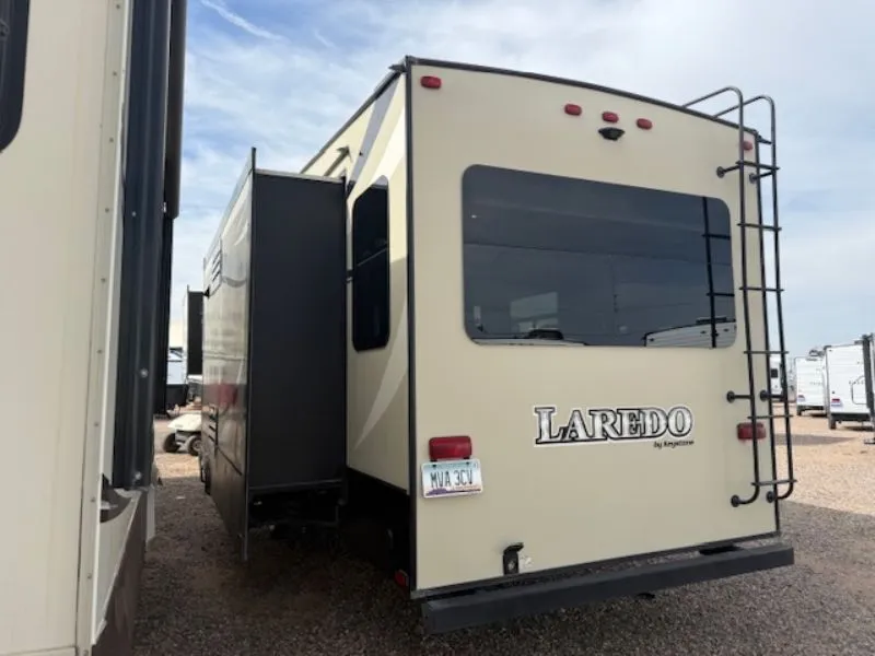 2018 Keystone Laredo 358BP - Photo 3