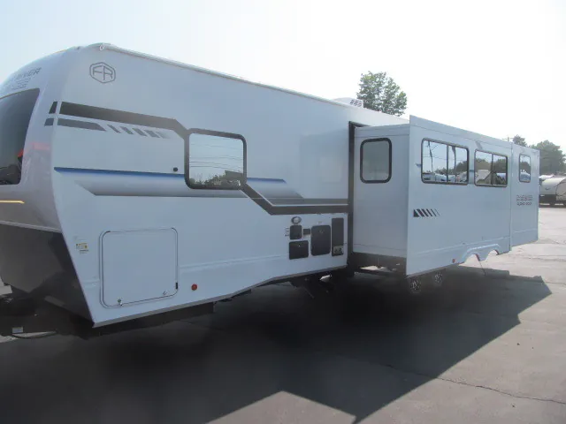 2026 Forest River Cherokee Alpha Wolf 33BH, Photos photo 14