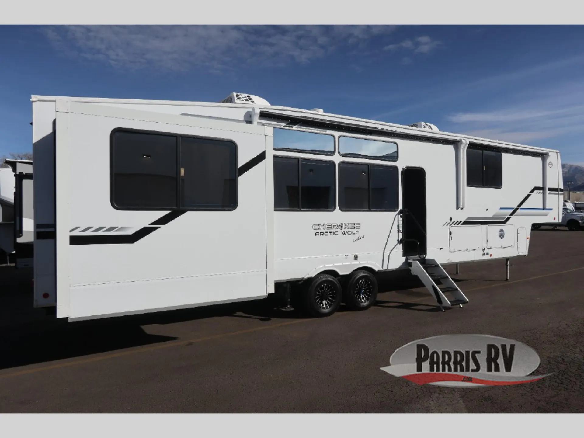 2026 Forest River Cherokee Arctic Wolf 38LEAHG — Photo 7