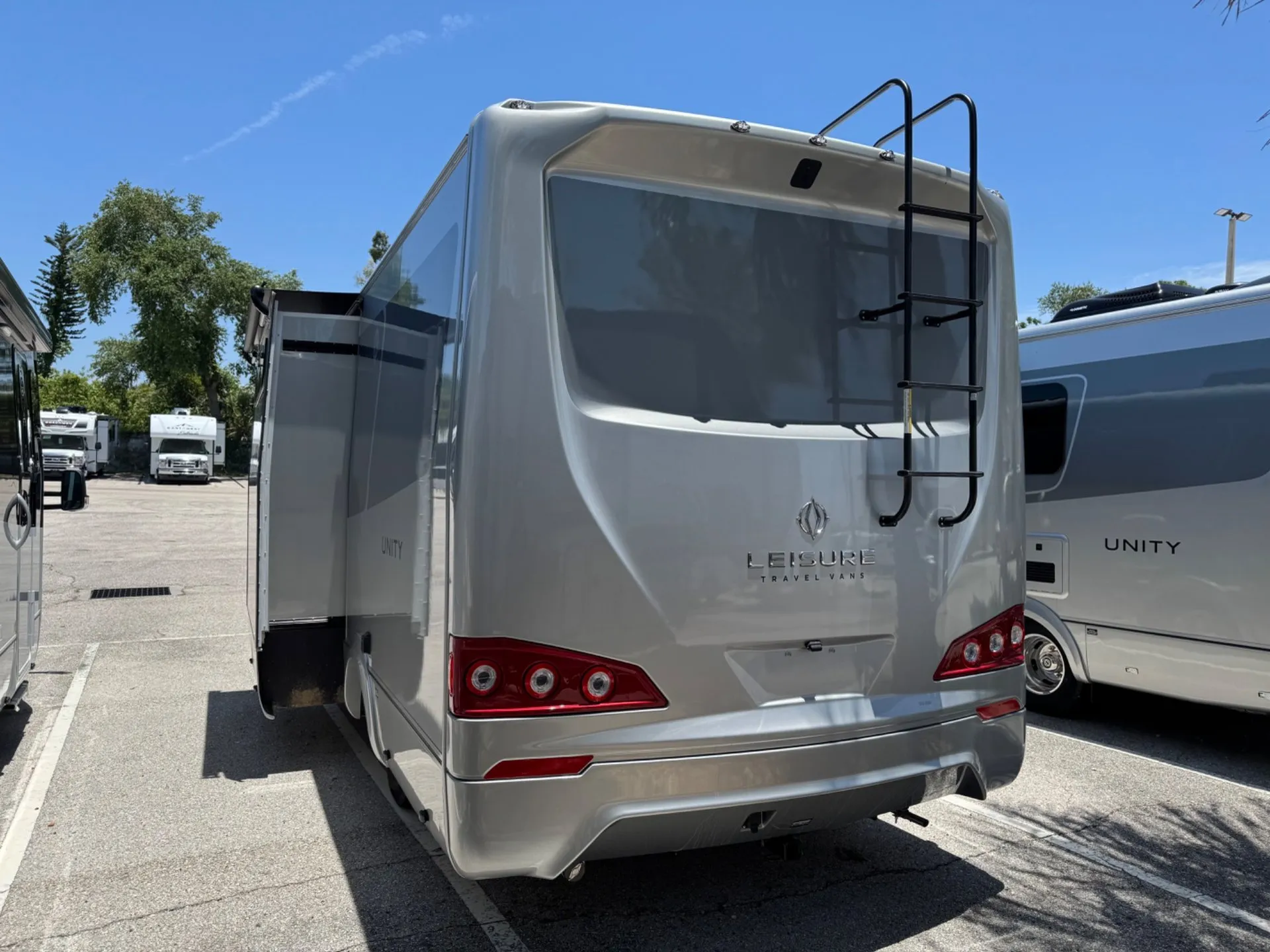 2026 Leisure Travel Vans Unity 24FX - Photo 3