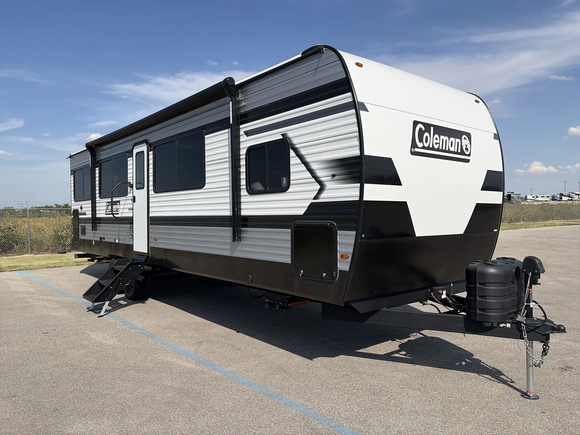 2027 Keystone Coleman Lantern 29RKS dealer photo 1 from Camping World