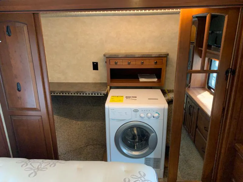 2014 Keystone Montana 3100RL, Photos photo 38