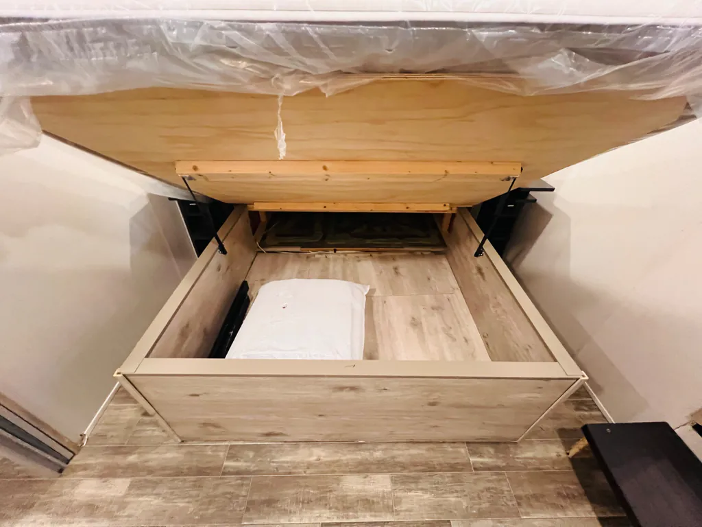 2023 Keystone Avalanche 390DS, Photos photo 33